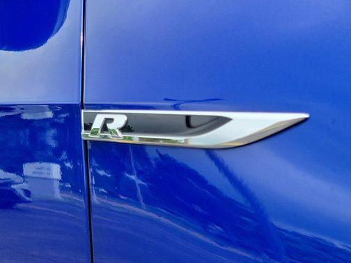 2018 Volkswagen Golf R 2.0T DSG