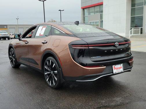 2023 Toyota Crown Platinum