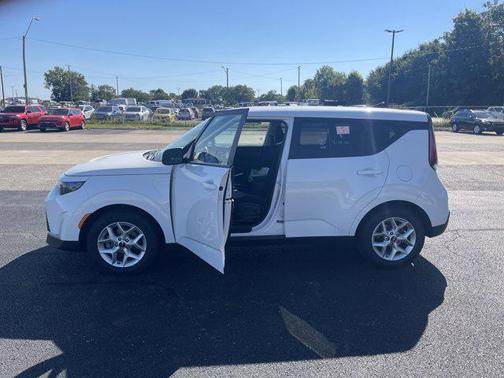 2024 Kia Soul LX