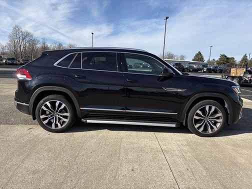 2023 Volkswagen Atlas Cross Sport 3.6L V6 SEL Premium R-Line