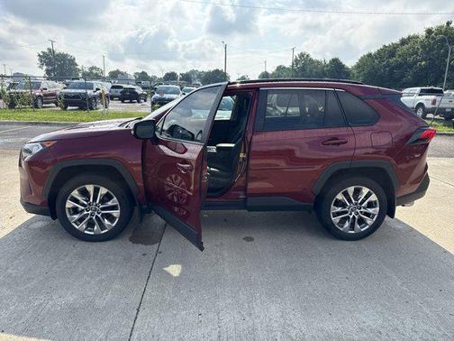 2020 Toyota RAV4 XLE Premium
