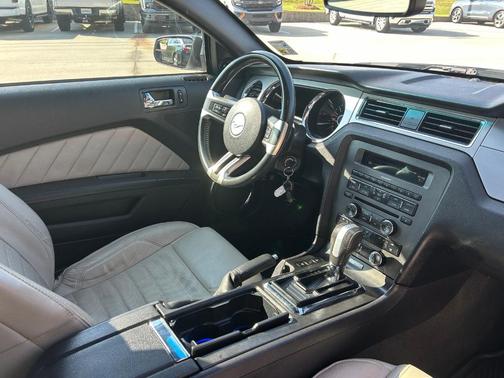 2014 Ford Mustang V6 Premium