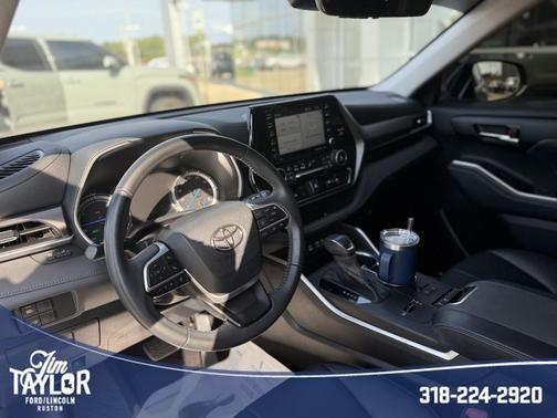 2022 Toyota Highlander Hybrid XLE