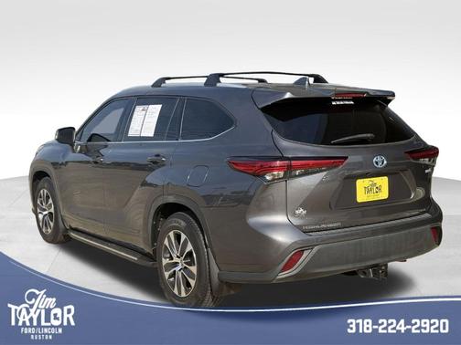 2022 Toyota Highlander Hybrid XLE