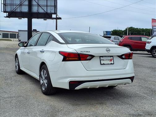 Glacier White 2023 Nissan Altima S FWD