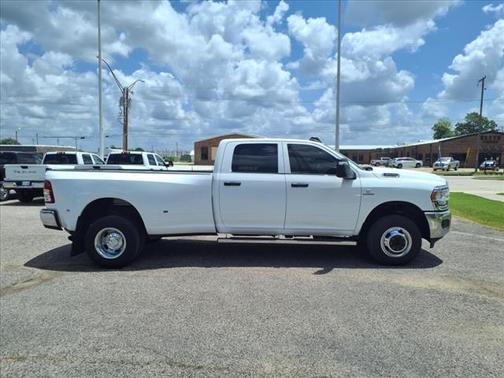 2024 RAM 3500 Tradesman Crew Cab 4x4 8' Box