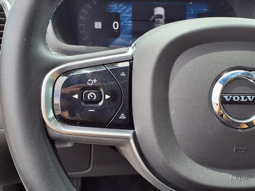 Crystal White Metallic 2023 Volvo XC90 B6 Ultimate 7-Seater