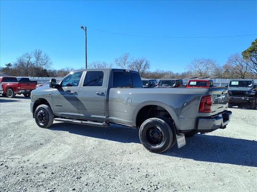 2026 RAM 3500 Laramie Crew Cab 4x4 8' Box