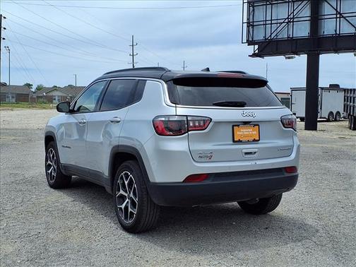 Silver Zynith Metallic Clearcoat 2025 Jeep Compass Limited