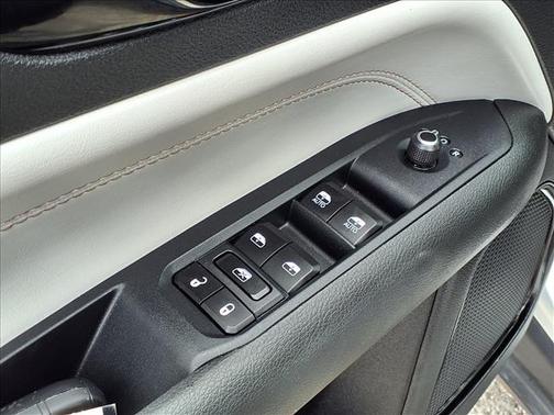 Silver Zynith Metallic Clearcoat 2025 Jeep Compass Limited