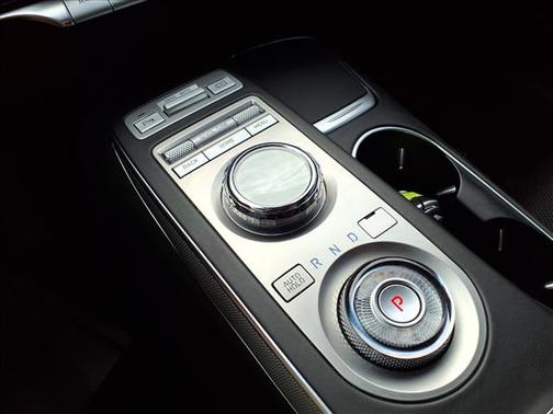 2024 Genesis GV70 2.5T AWD