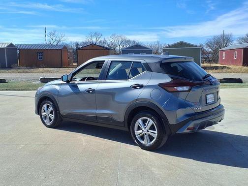 Gun Metallic 2025 Nissan Kicks S