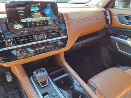 2024 Nissan Pathfinder Platinum FWD