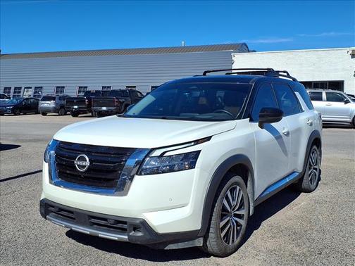 2024 Nissan Pathfinder Platinum FWD