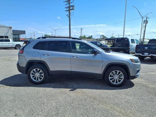 2022 Jeep Cherokee Latitude Lux