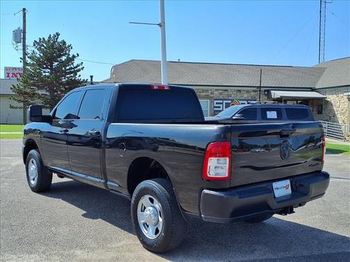 2023 RAM 3500 Tradesman Crew Cab 4x4 6'4' Box