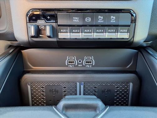 2026 RAM 3500 Big Horn Crew Cab 4x4 8' Box