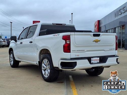 Summit White 2023 Chevrolet Silverado 1500 Custom