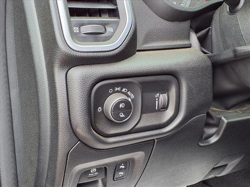 Diamond Black Crystal Pearlcoat 2026 RAM 1500 Big Horn/Lone Star
