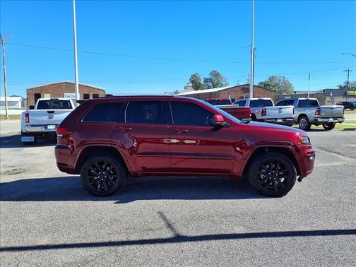 2022 Jeep Grand Cherokee Laredo
