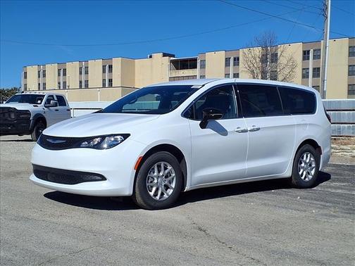 2026 Chrysler Voyager LX