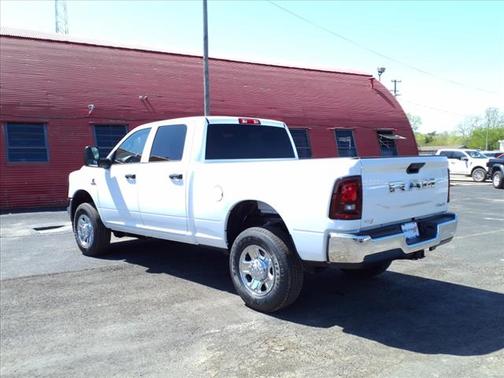 2025 RAM 2500 Tradesman Crew Cab 4x4 6'4' Box