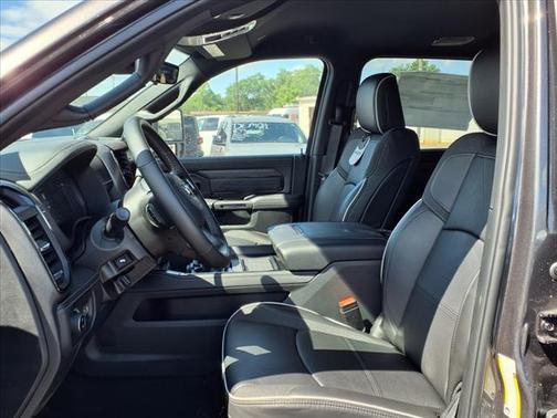 2025 RAM 3500 Limited Crew Cab 4x4 8' Box