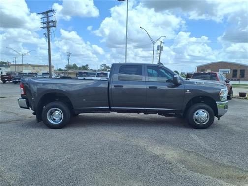 2024 RAM 3500 Tradesman Crew Cab 4x4 8' Box