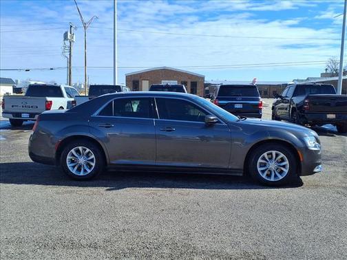 2019 Chrysler 300 Touring