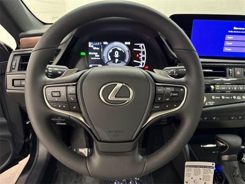 2025 Lexus ES 300h Base