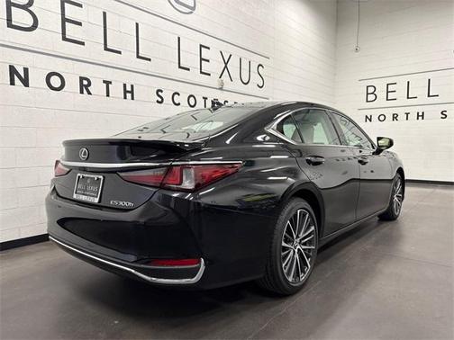 2025 Lexus ES 300h Base