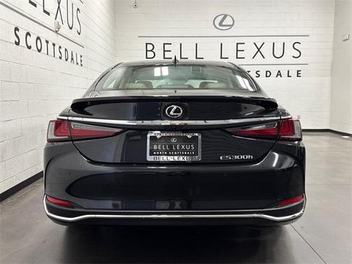 2025 Lexus ES 300h Base