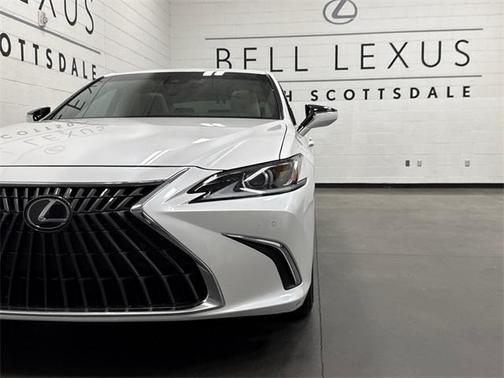 2024 Lexus ES 300h Base
