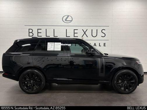 Santorini Black Metallic 2025 Land Rover Range Rover P550e SE