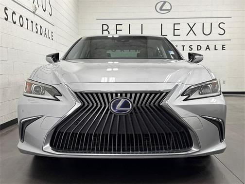 2019 Lexus ES 300h Base