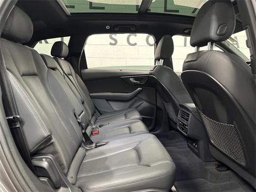 2021 Audi Q7 55 Premium Plus