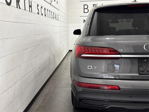 2021 Audi Q7 55 Premium Plus