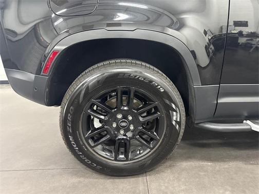 2022 Land Rover Defender 90 Standard