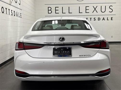 2025 Lexus ES 300h Base