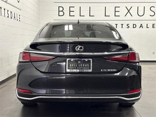 2025 Lexus ES 300h Base
