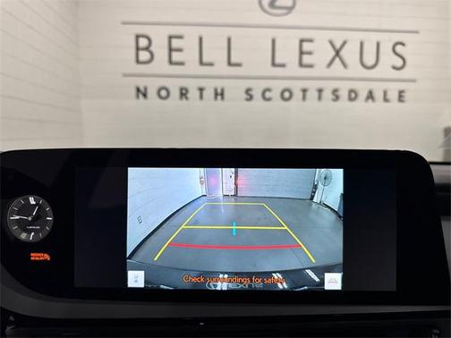 2025 Lexus ES 300h Base