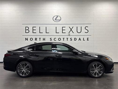 2025 Lexus ES 300h Base