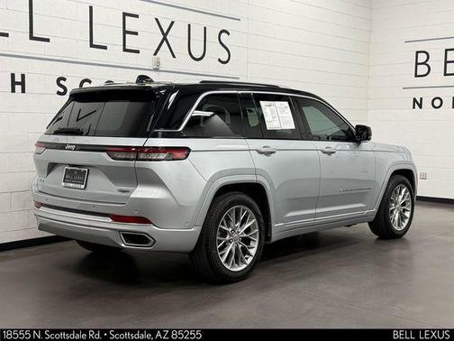 2023 Jeep Grand Cherokee Summit