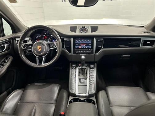 2017 Porsche Macan Base