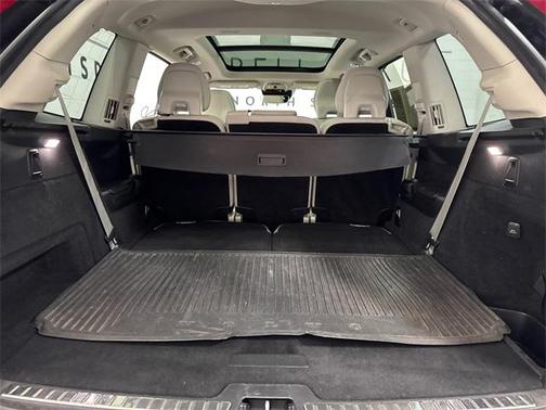 2019 Volvo XC90 T6 Momentum