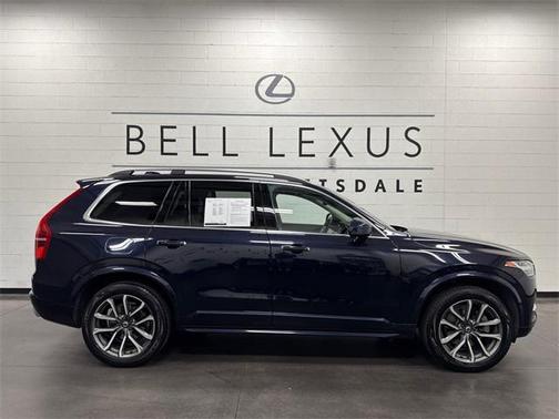 2019 Volvo XC90 T6 Momentum