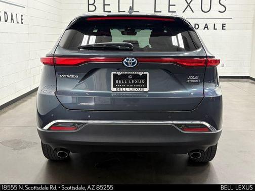 Coastal Gray Metallic 2021 Toyota Venza XLE