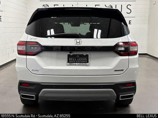 Platinum White Pearl 2024 Honda Pilot Touring 8-Passenger