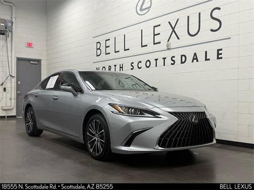 2025 Lexus ES 300h Base