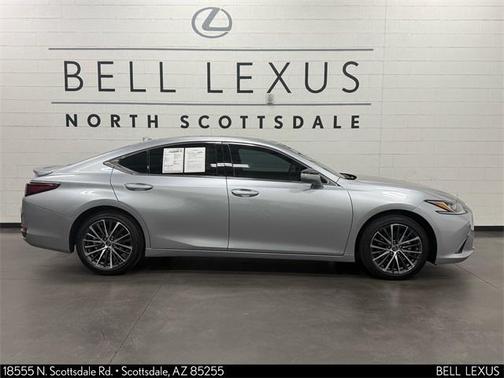 2025 Lexus ES 300h Base